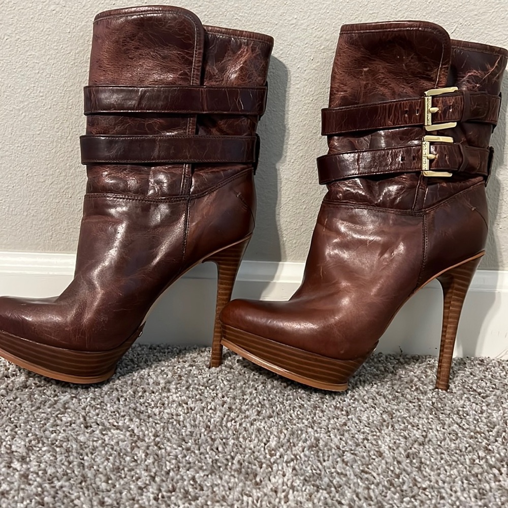 Rich brown Michael Kors winter fashion boot! Also fold down for different look.